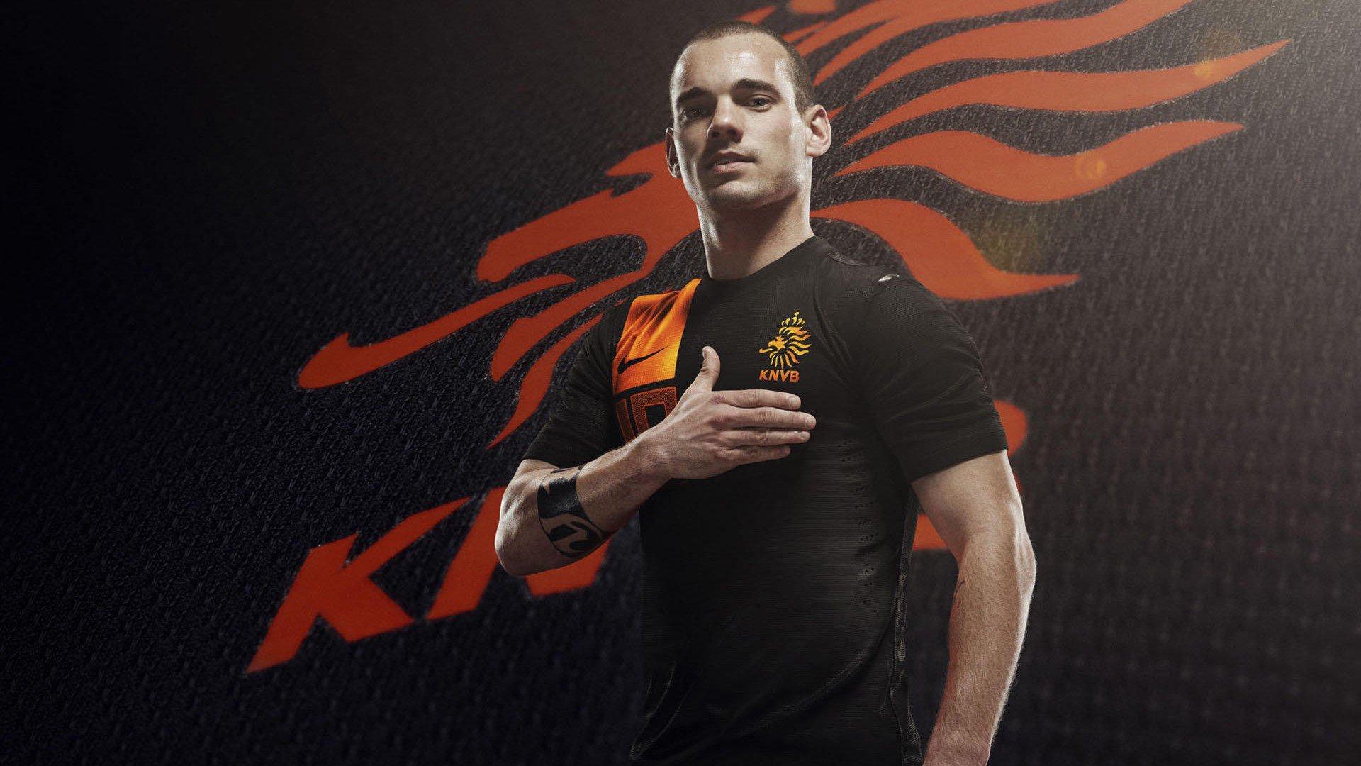 意大利与国足同理，主帅不是饼才也没用